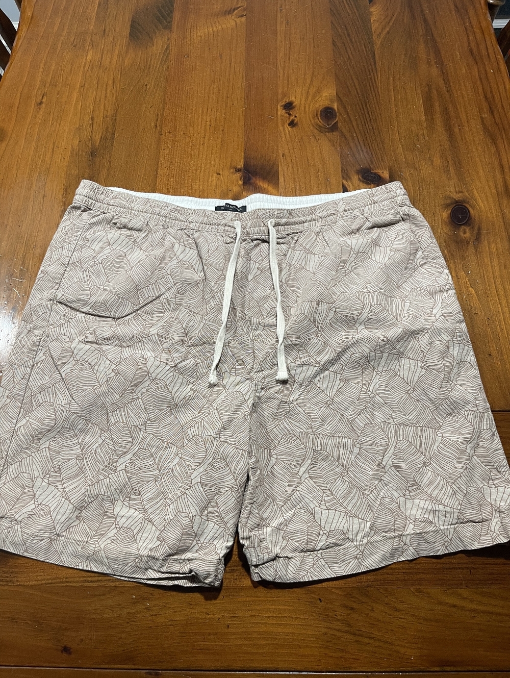 Banana Republic Mens Casual Tan Cream AOP All Over Leaf Printed Shorts Size XXL